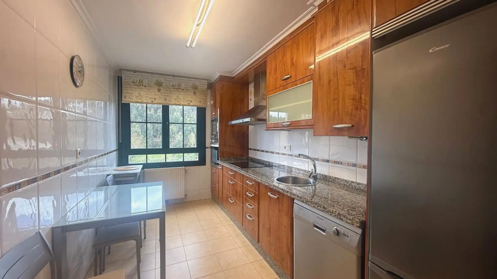 Küche von Wohnung zum Verkauf in Castrillón mit Terrasse, Abstellraum und Möbliert