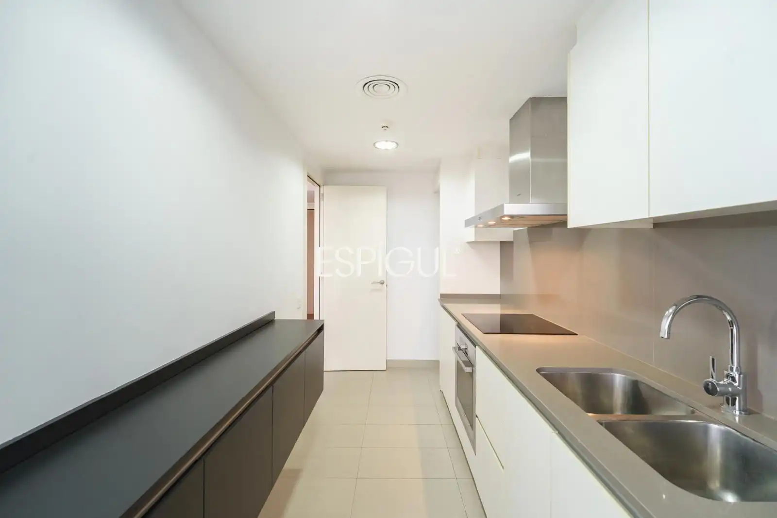 Kitchen of Flat for sale in Sant Cugat del Vallès  with Air Conditioner, Heating and Parquet flooring