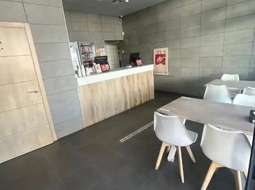 Local comercial en traspàs a Urbanizacion Parque Central