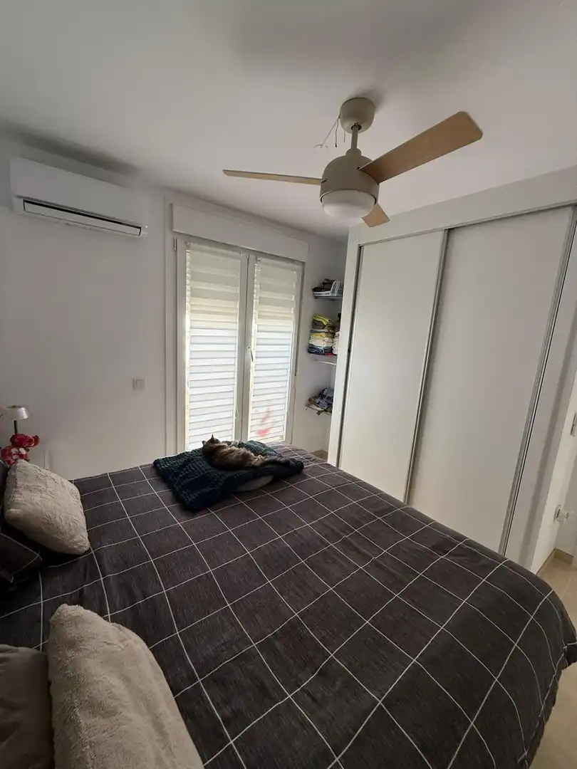 Dormitori de Apartament en venda en Alicante / Alacant amb Aire condicionat i Terrassa