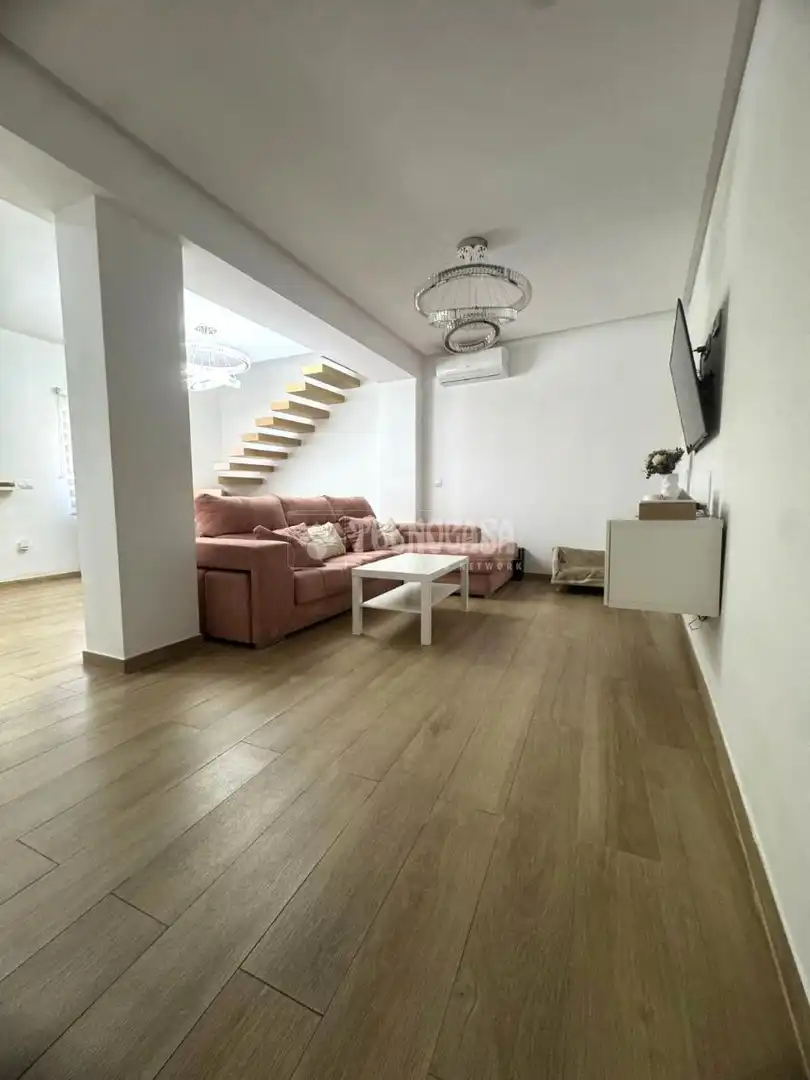 Sala d'estar de Casa o xalet en venda en Jerez de la Frontera amb Aire condicionat