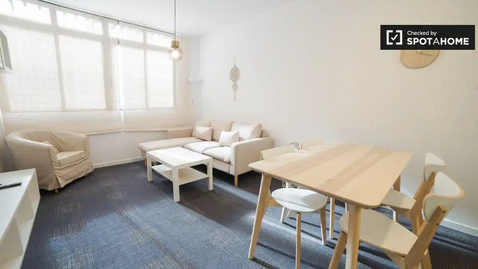 Sala d'estar de Pis de lloguer en Madrid amb Aire condicionat, Calefacció i Moblat