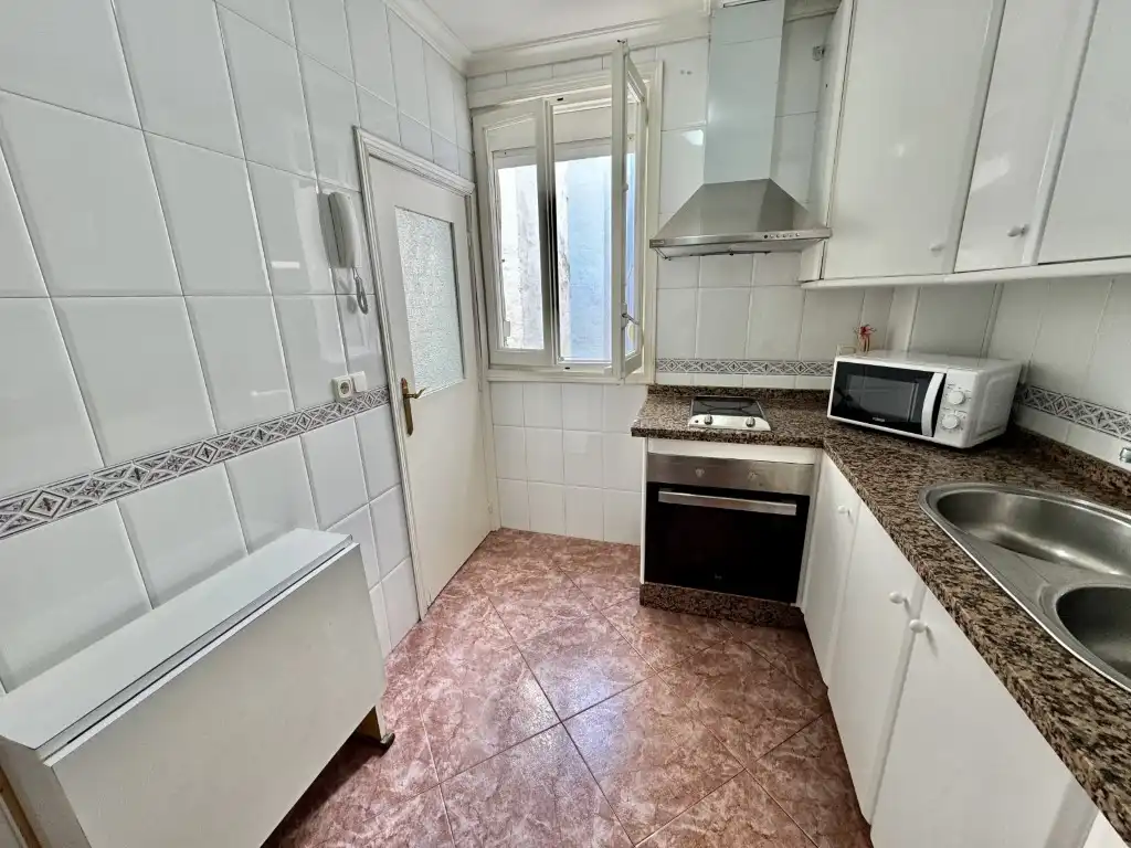 Wohnung zur Miete in Calle Infanta Doña Maria, Ciudad Jardín - Zoco