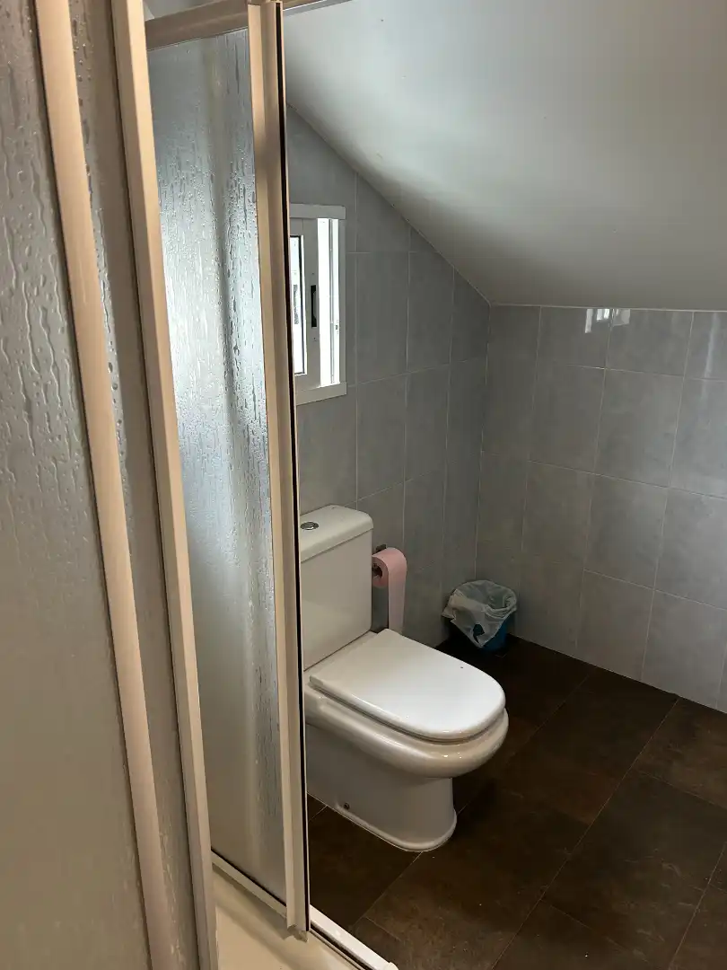 Badezimmer von Haus oder Chalet zum Verkauf in Poio mit Klimaanlage, Heizung und Terrasse