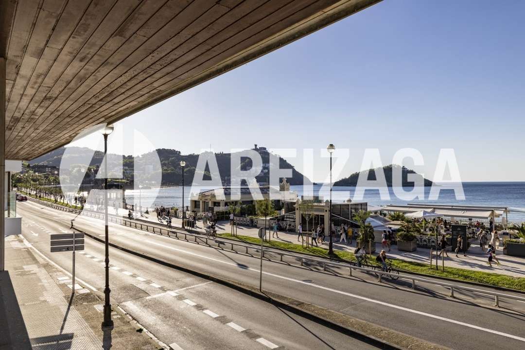 Exterior view of Flat for sale in Donostia - San Sebastián   with Heating and Terrace