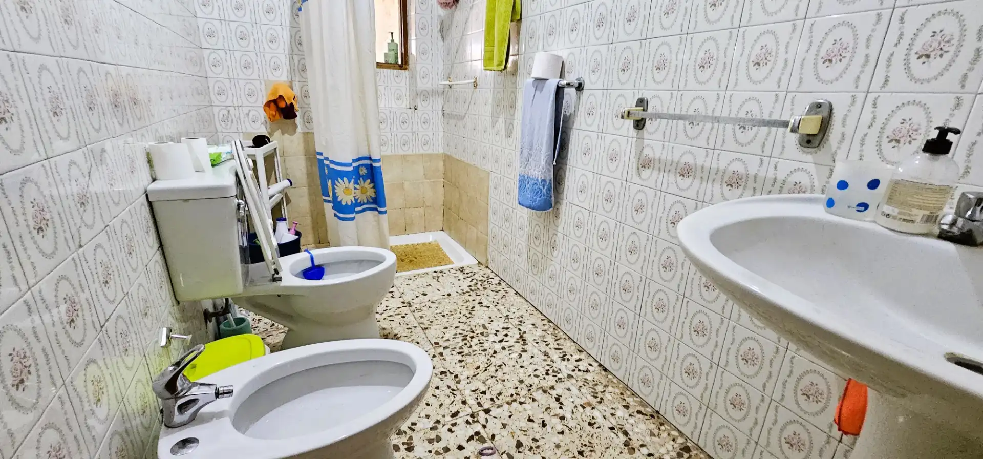 Baño de Planta baja en venta en Totana con Terraza, Trastero y Amueblado