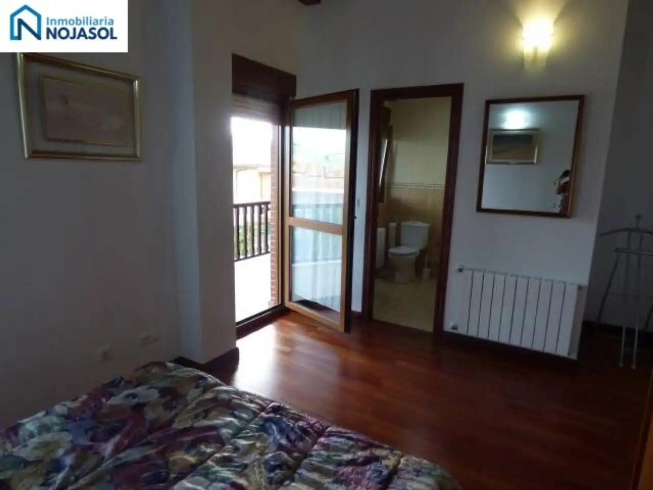 Schlafzimmer von Einfamilien-Reihenhaus zum Verkauf in Bareyo mit Heizung, Terrasse und Möbliert