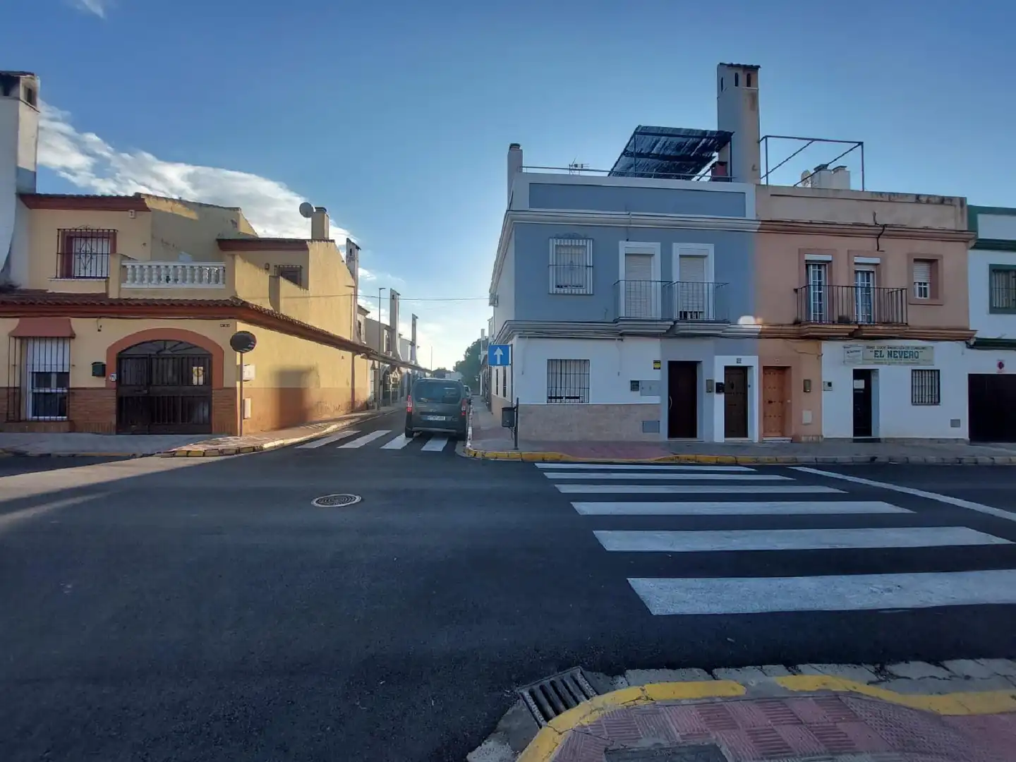 Vista exterior de Pis en venda en Dos Hermanas