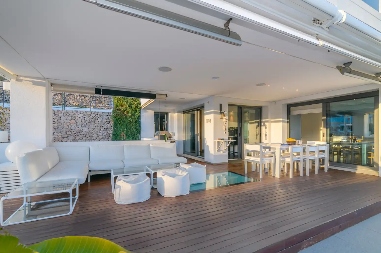 Terrassa de Casa o xalet en venda en Sitges amb Terrassa, Traster i Piscina