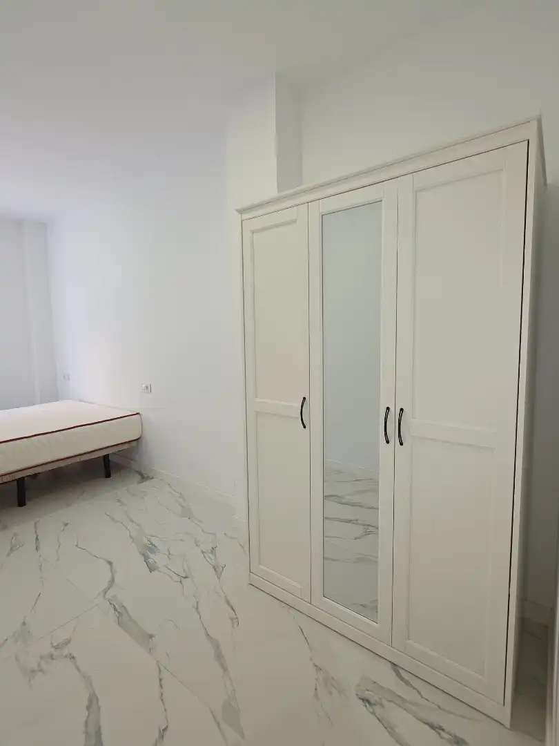 Estudio de alquiler en Calle Maestro Guerrero, 11, Parque Ayala - Jardín de la Abadía - Huelín