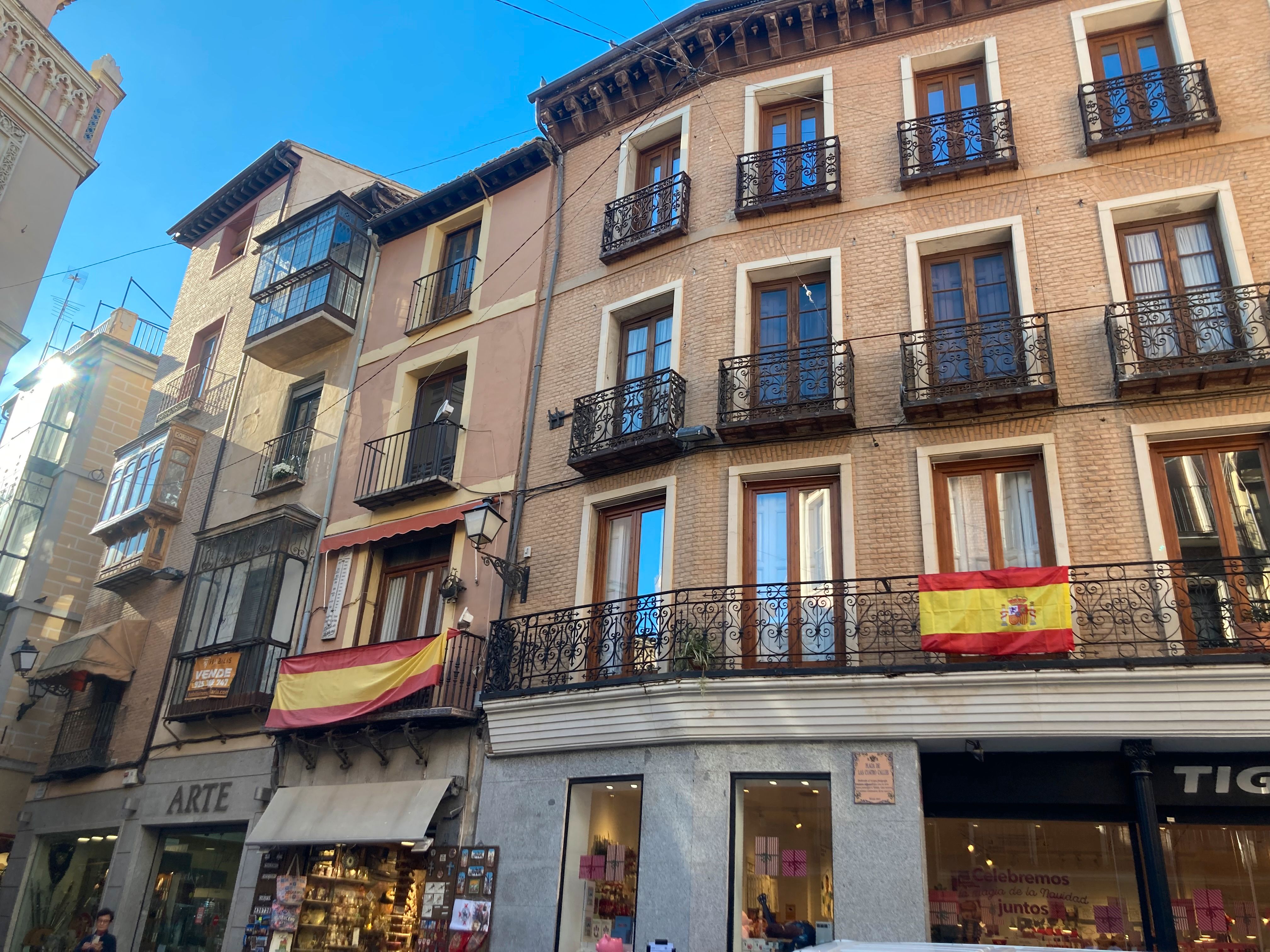 Vista exterior de Pis en venda en  Toledo Capital amb Terrassa i Balcó