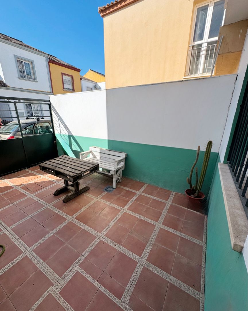 Terrassa de Casa adosada en venda en Cantillana amb Moblat, Forn i Rentadora