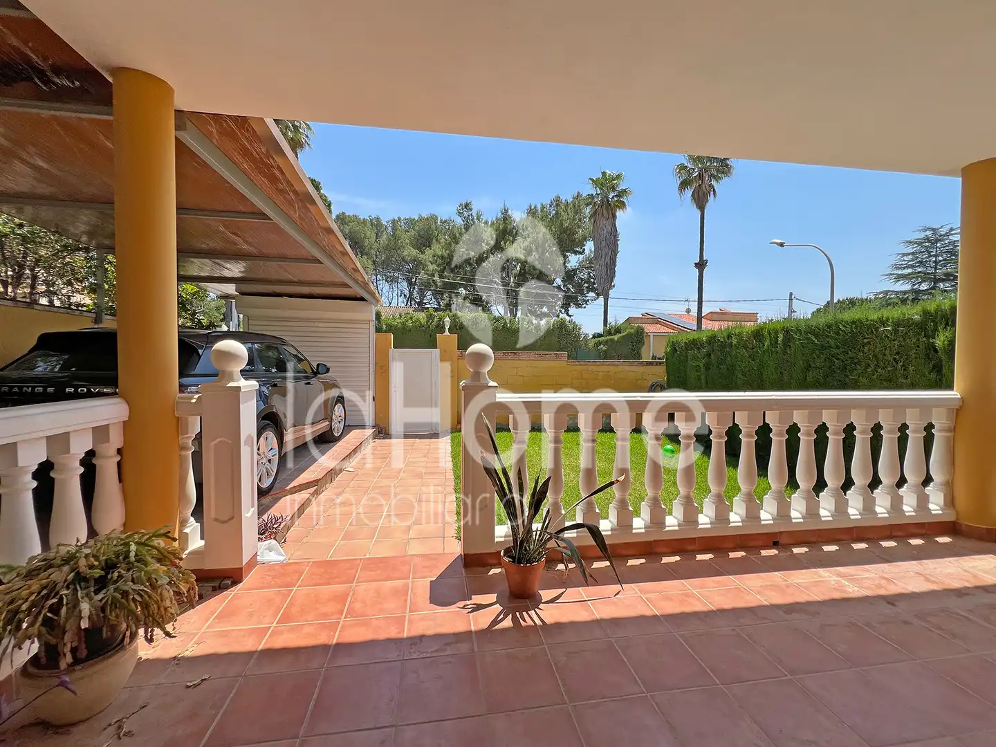 Exterior view of Detached homes for rent in La Pobla de Vallbona  with Air Conditioner, Heating and Private garden
