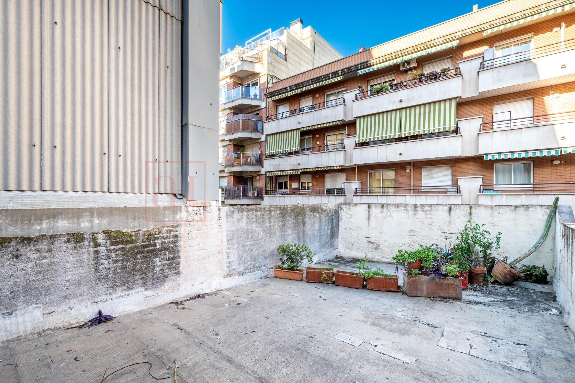 Exterior view of House or chalet for sale in  Barcelona Capital  with Terrace and Balcony