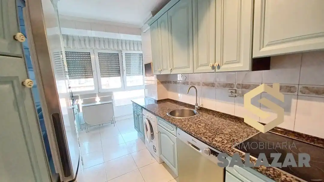 Flat for rent in Haro Plaza, Santutxu - Basarrate