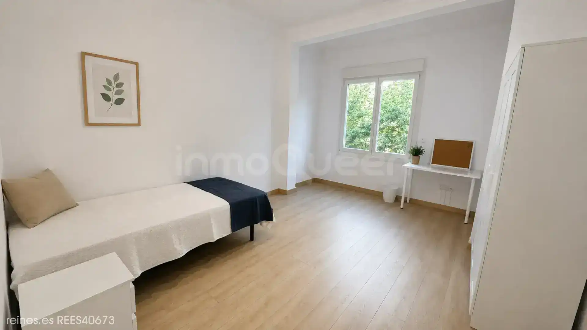 Bedroom of Flat for rent in Zaragoza  with Heating, Terrace and Furnished