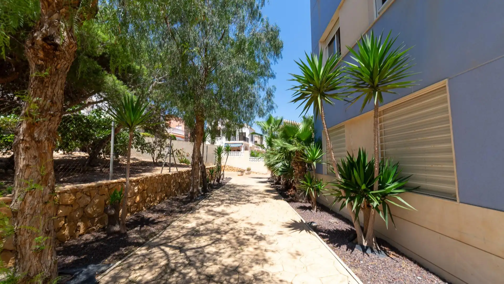 Vista exterior de Ático en venta en Torrevieja con Aire acondicionado, Terraza y Trastero
