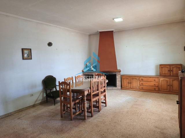 Casa adosada en Venta en Calle PINTAET en El Marenyet