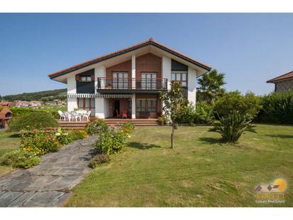 Vista exterior de Casa o xalet en venda en Meruelo amb Calefacció i Jardí privat