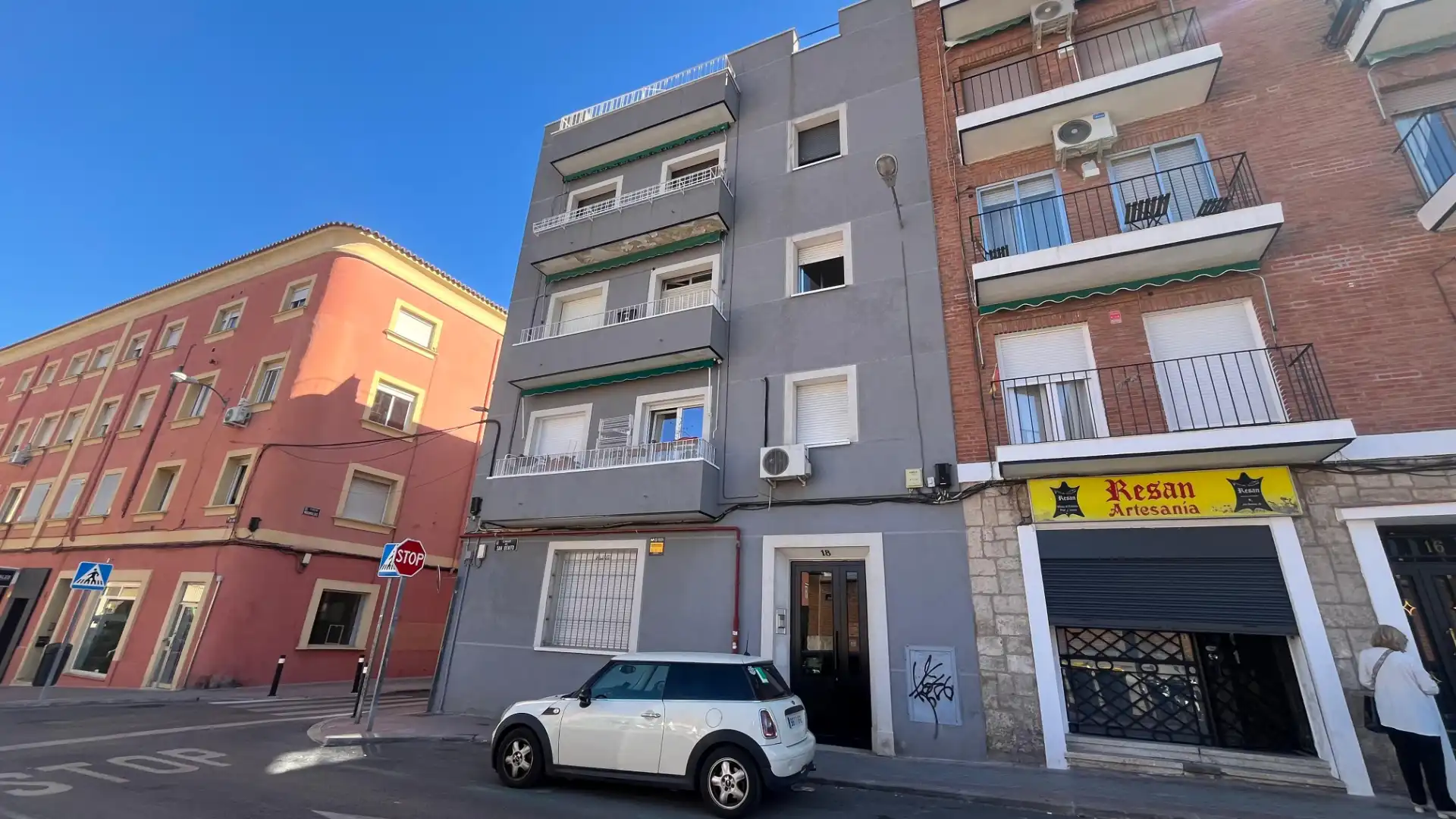 Außenansicht von Wohnung zur Miete in Madrid mit Klimaanlage, Möbliert und Ofen