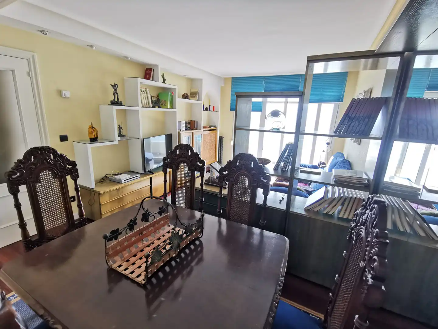 Sala de estar de Piso en venta en Castro-Urdiales con Calefacción, Terraza y Amueblado