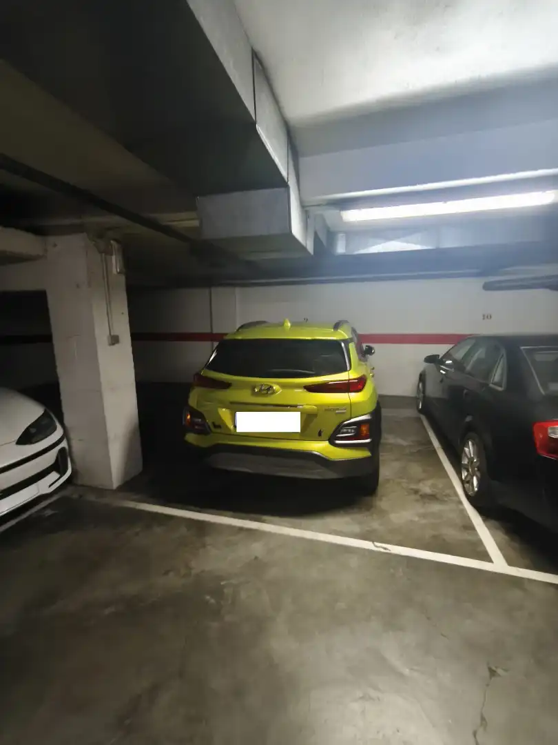Aparcament de Pis en venda en Ourense Capital  amb Calefacció, Parquet i Forn
