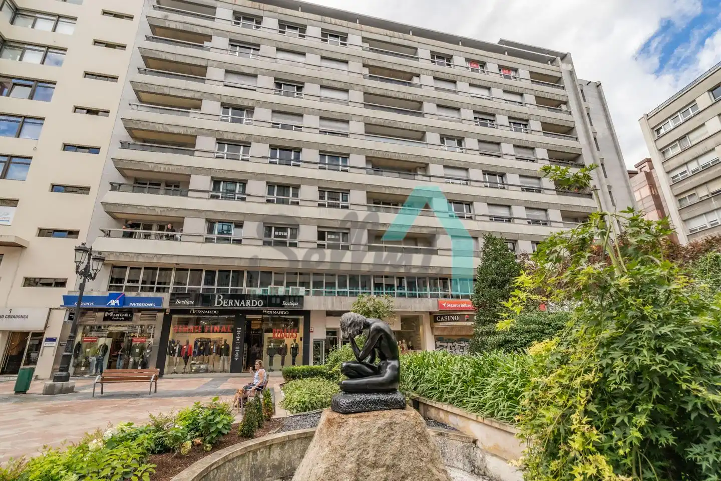 Vista exterior de Piso de alquiler en Oviedo  con Calefacción y Amueblado