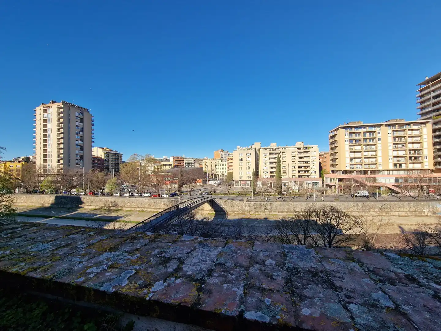 Exterior view of Flat for sale in Girona  with Air Conditioner, Heating and Terrace
