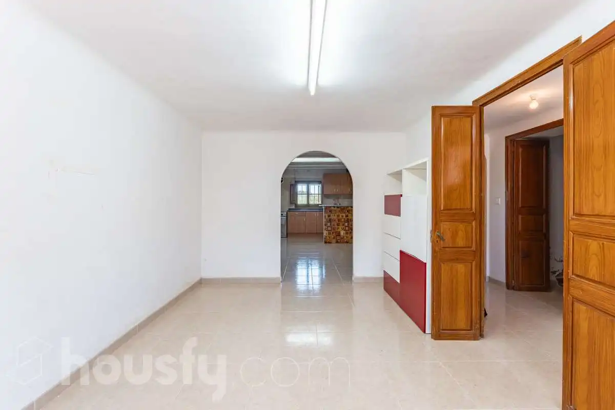 Casa adosada en venta en Santa Margarida I Els Monjos con Trastero