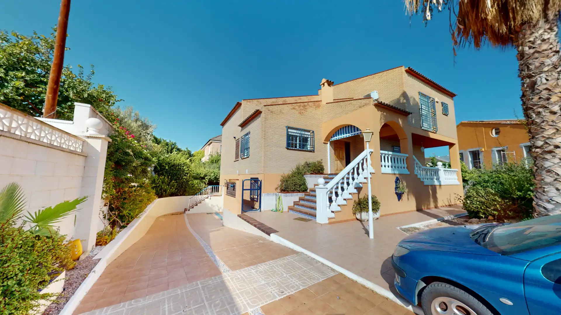 Außenansicht von Haus oder Chalet zum Verkauf in Mutxamel mit Klimaanlage, Privatgarten und Terrasse