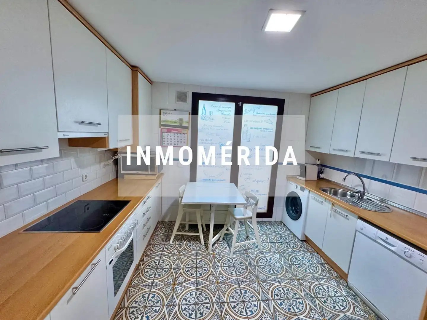 Cocina de Casa adosada en venta en Mérida con Aire acondicionado, Calefacción y Jardín privado