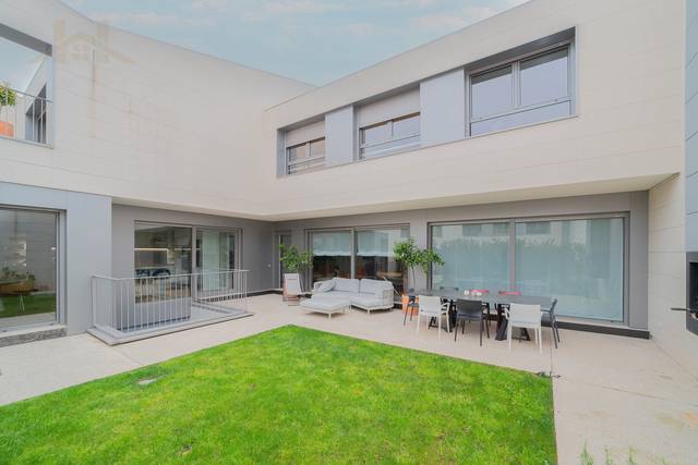 Casa adosada en Alquiler en Calle Cabo de Finisterre, 22 en El Pastel