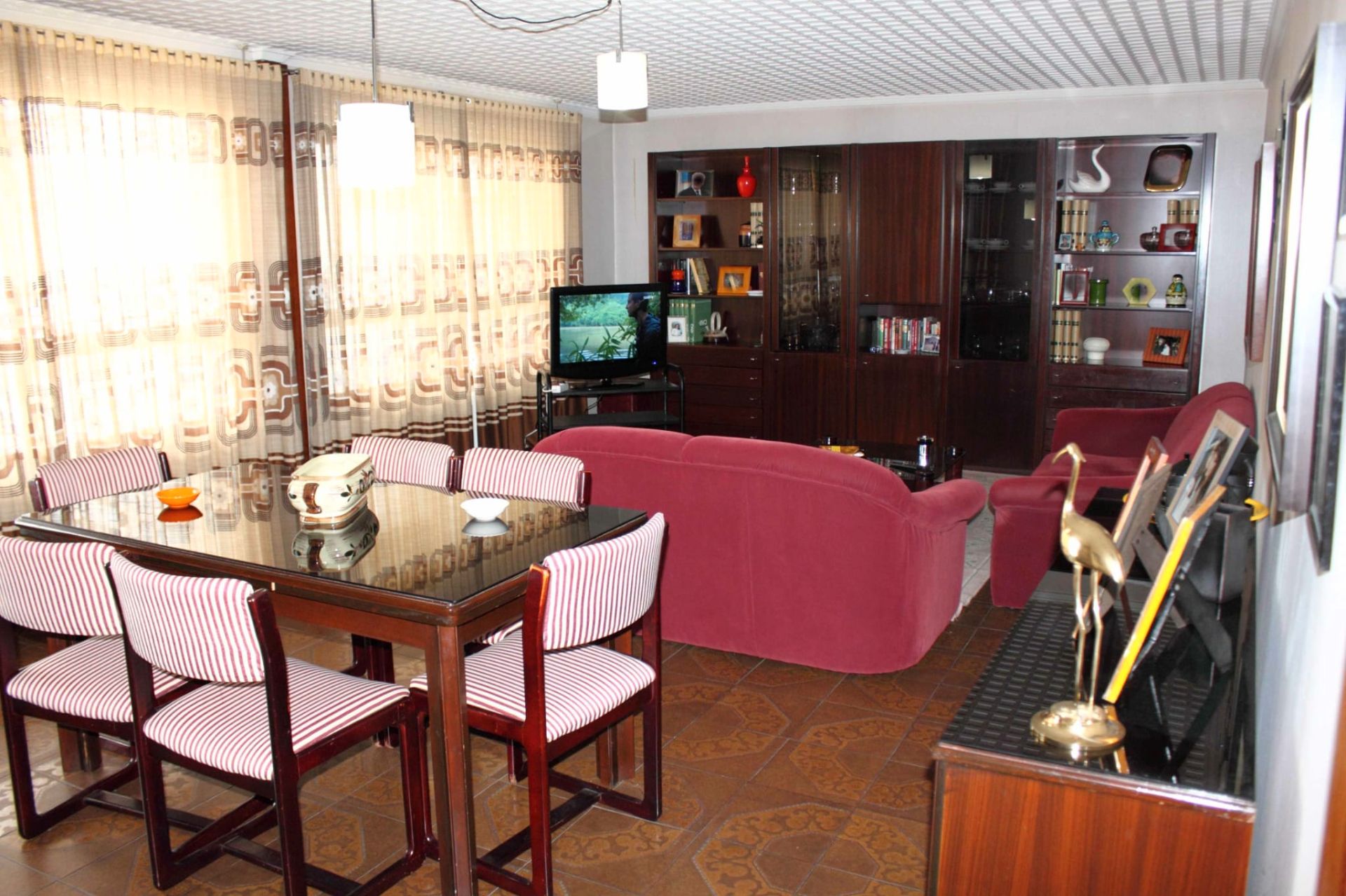 Living room of Flat for sale in Monforte de Lemos  with Parquet flooring, Terrace and Furnished