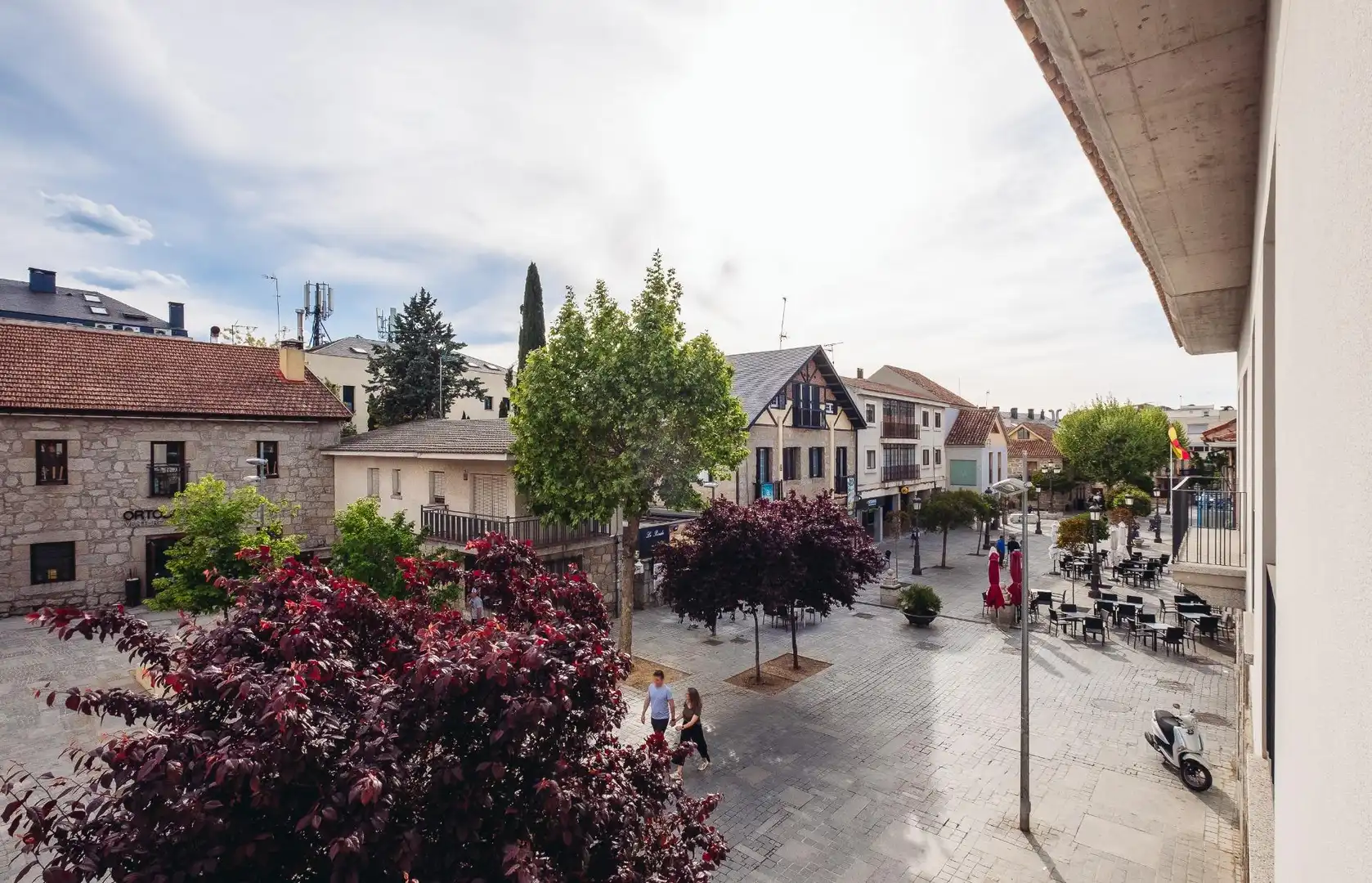 Vista exterior de Dúplex de alquiler en Torrelodones con Aire acondicionado, Calefacción y Balcón