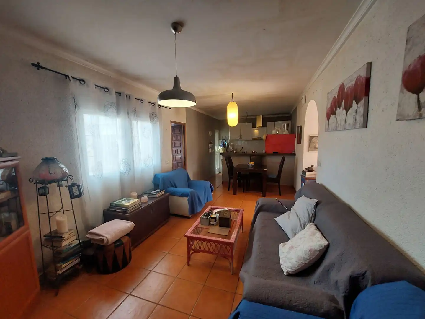 Wohnzimmer von Einfamilien-Reihenhaus zum Verkauf in Dénia mit Privatgarten und Möbliert