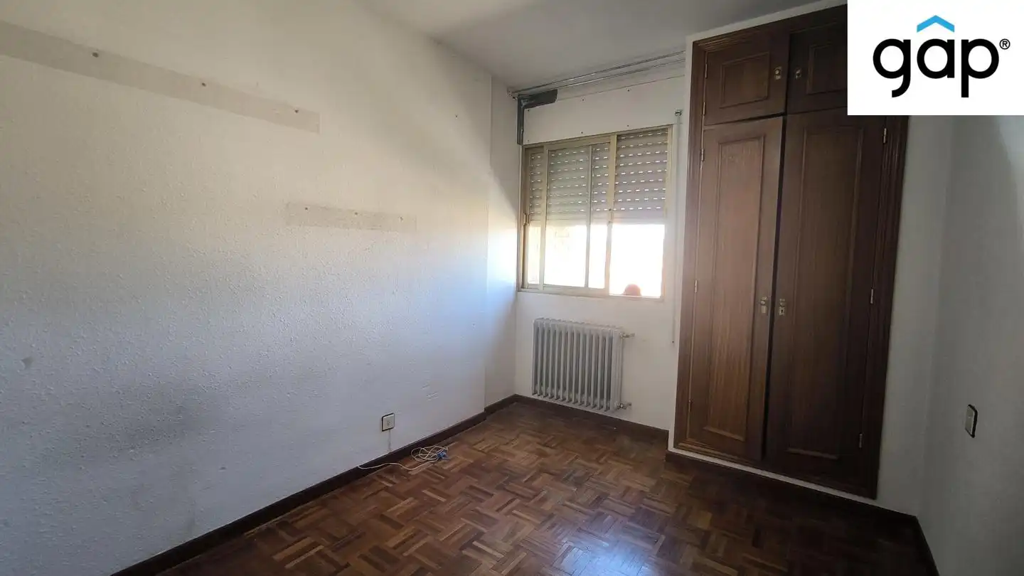 Bedroom of Flat for sale in Cuenca  with Air Conditioner, Heating and Terrace