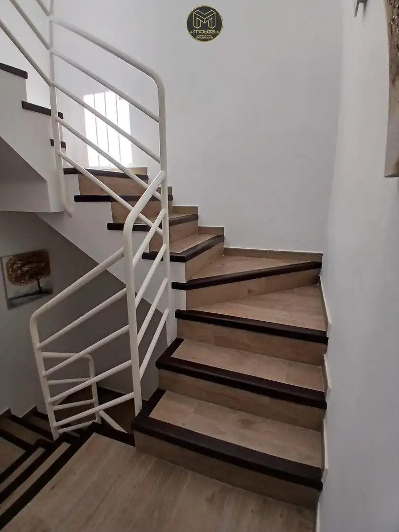 Casa adosada de alquiler en Casares