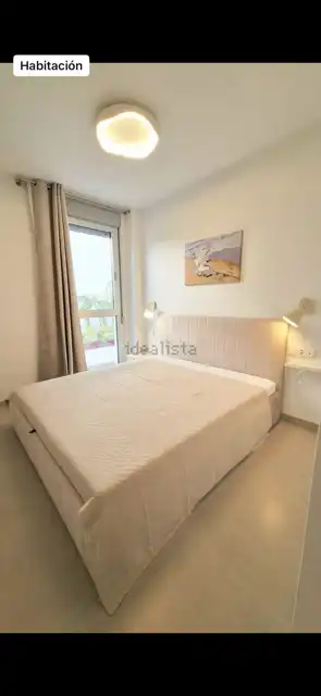 Habitación de Piso de alquiler en Estepona con Aire acondicionado, Terraza y Trastero