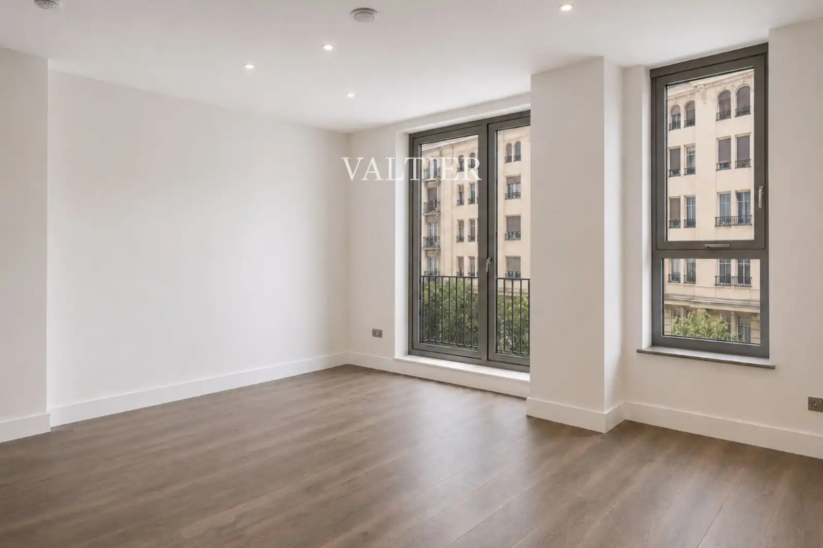 Piso con terraza en venta en Duque de Sesto, imagen 2