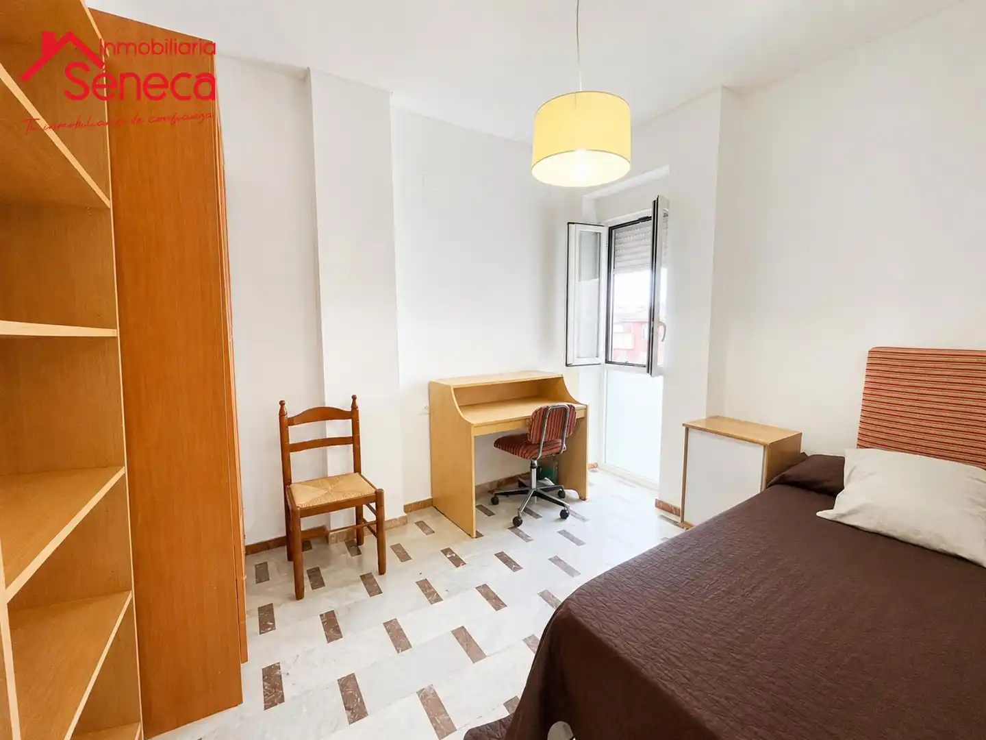 Habitación de Piso de alquiler en Córdoba con Aire acondicionado, Terraza y Amueblado