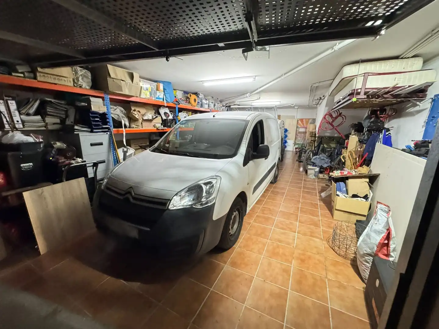 Aparcament de Casa o xalet en venda en Tordera amb Aire condicionat, Calefacció i Jardí privat