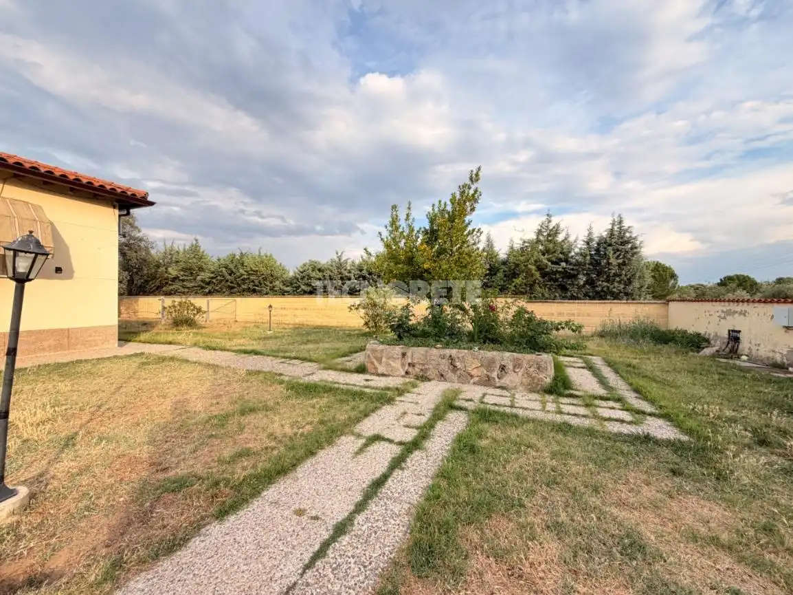 Houses for sale in San Román de los Montes  with Air Conditioner and Heating