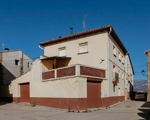 Vista exterior de Casa o xalet en venda en Siétamo amb Calefacció, Jardí privat i Terrassa