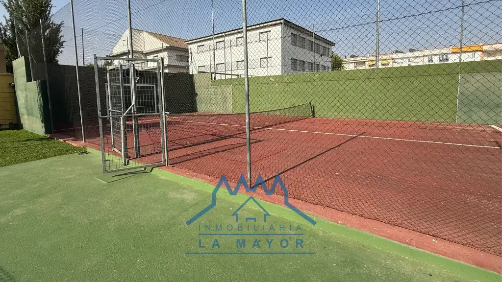 Vista exterior de Piso en venta en Ciudad Real con Aire acondicionado, Calefacción y Trastero