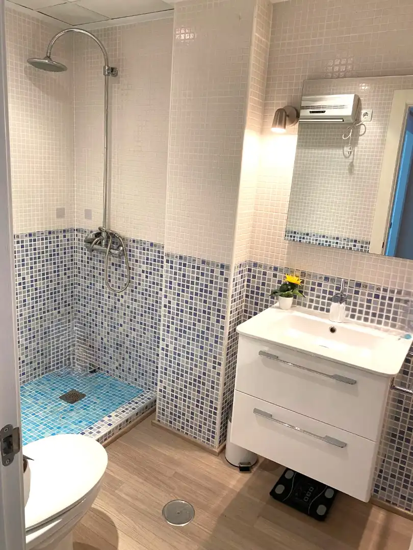 Baño de Piso de alquiler en Murcia con Aire acondicionado, Calefacción y Amueblado
