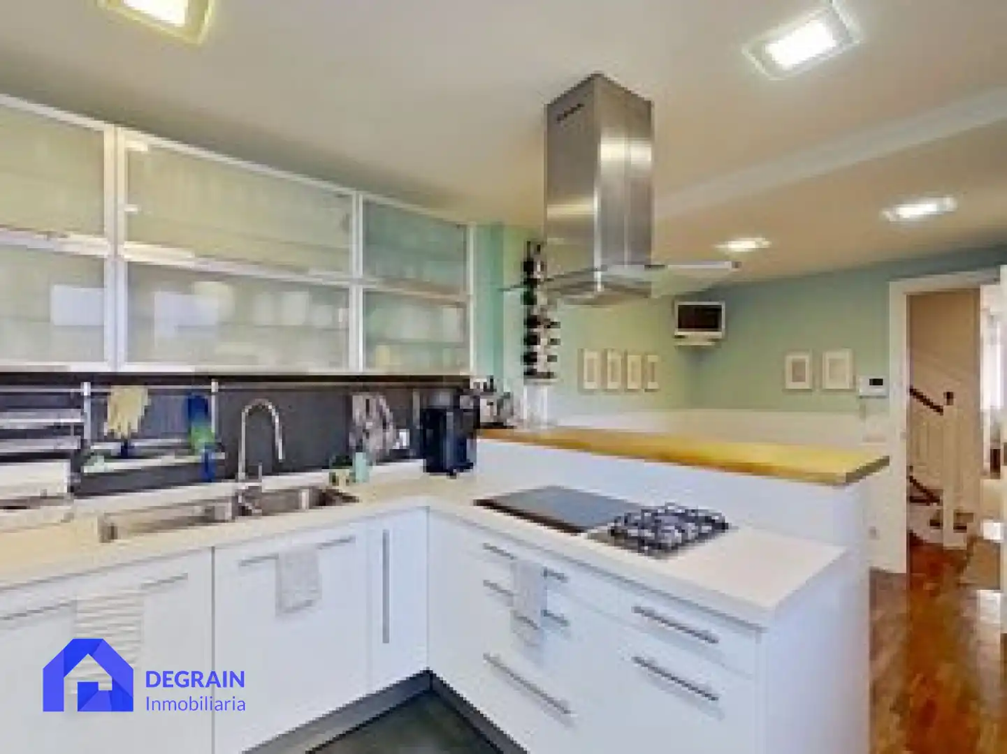 Kitchen of Flat for sale in Oviedo   with Heating and Storage room