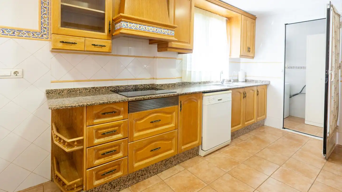 Cuina de Casa o xalet en venda en Elche / Elx amb Aire condicionat, Jardí privat i Terrassa