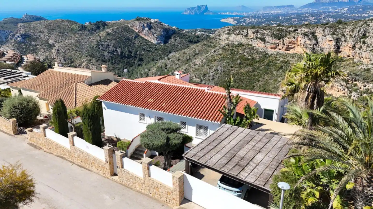 Vista exterior de Casa o xalet en venda en Benitachell / El Poble Nou de Benitatxell amb Aire condicionat, Calefacció i Jardí privat