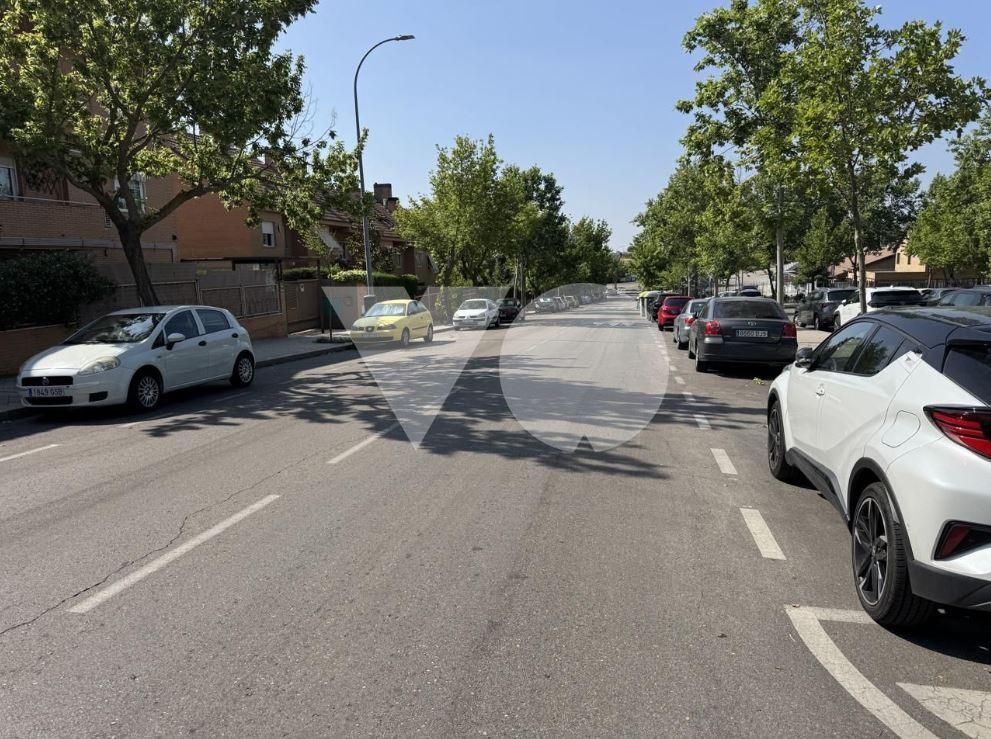 Außenansicht von Dachboden zum Verkauf in Boadilla del Monte mit Klimaanlage, Heizung und Privatgarten