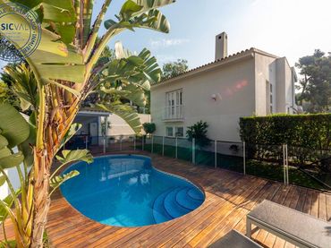 Chalet con balcón en venta en Calle CARRASCA 21